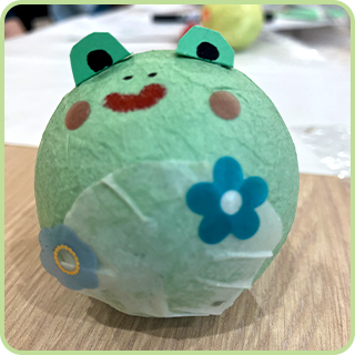 仙台七夕和紙を再利用して作る「起き上がりこぼしちゃん」